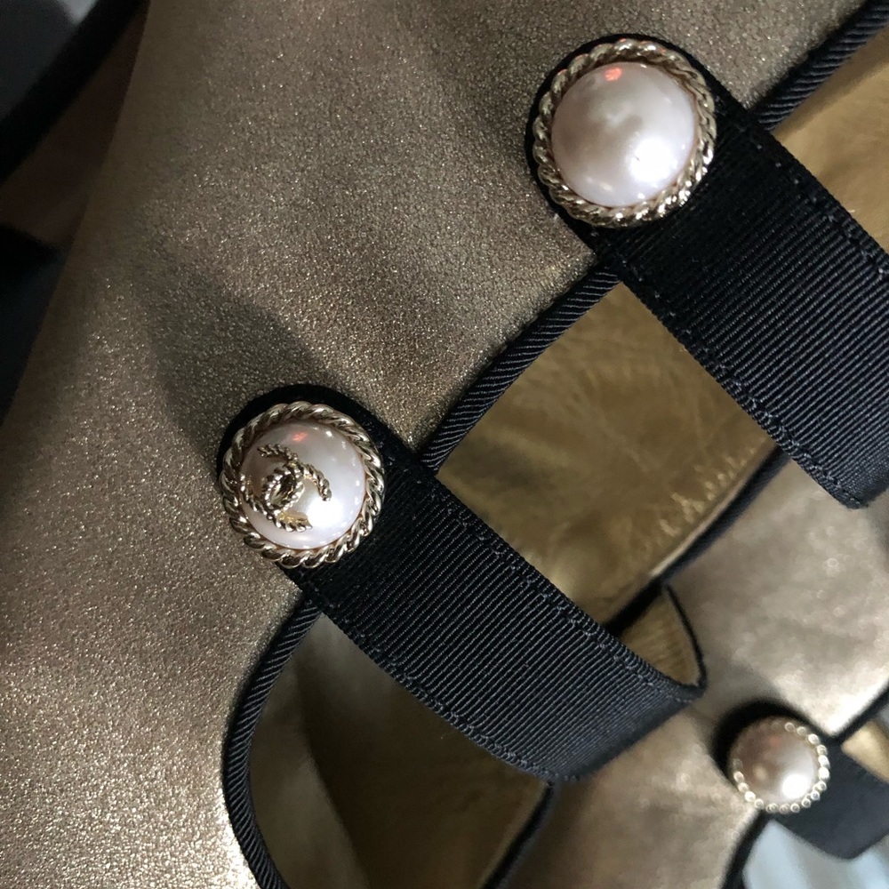 Chanel boots - Picture 2 of 4